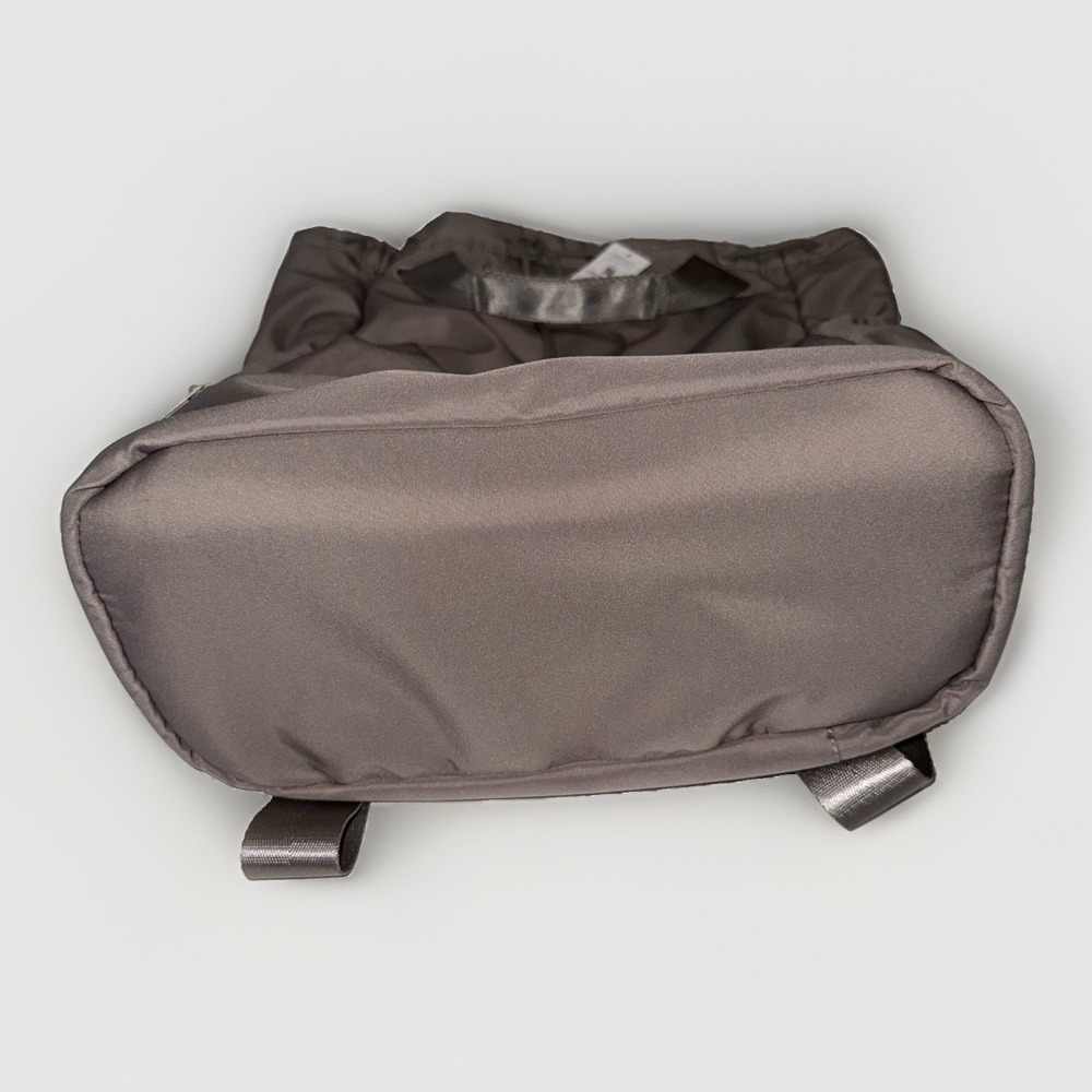 NWT Beyond Yoga Birch Taupe Convertible Backpack Gym Bag Yoga Carryall Neutral - Picture 4 of 7
